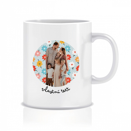 Personalizovaný klasický bílý keramický hrníček 300 ml s výřezem fotky na podkladu