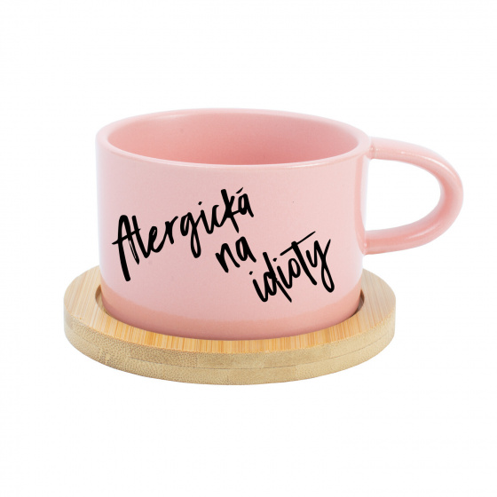 ALERGICKÁ NA IDIOTY - růžový hrníček makronka 200 ml