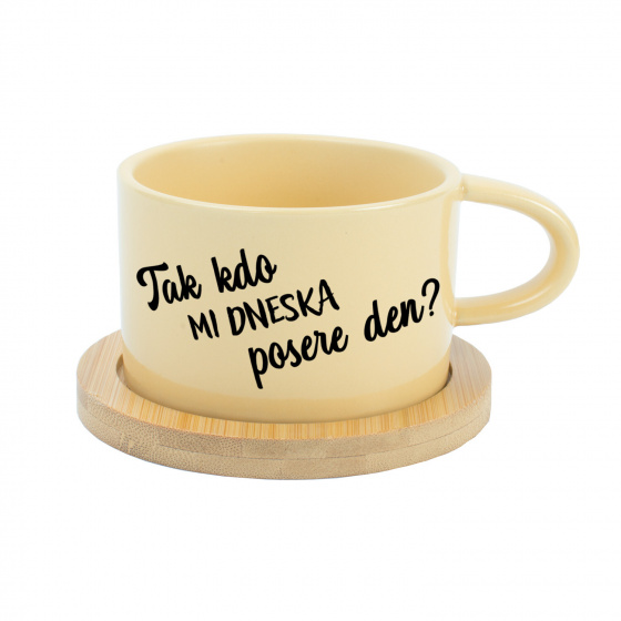 TAK KDO MI DNESKA POSERE DEN? - žlutý hrníček makronka 200 ml