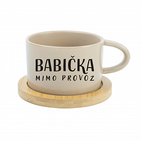BABIČKA MIMO PROVOZ - krémový hrníček makronka 200 ml BABIČKA MIMO PROVOZ - krémový hrníček makronka 200 ml